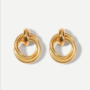 Knot earring